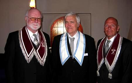 Och den 9 maj erhöll br Ronny Pettersén Kärlekens grad. Här med ÖM och fadder br Sten Welander.