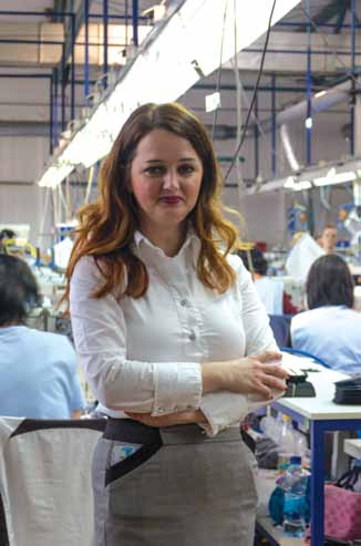 DraganaĐilas Framhäv inte sig själv utan hela teamet Skofabriken BEMA d.o.o., Banja Luka, inom sektorn för läder och skoindustrin, har varit aktivt i 11 år och sysselsätter 1.