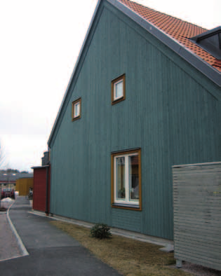 Här finns den traditionella svenska småstadens material och färgskala.