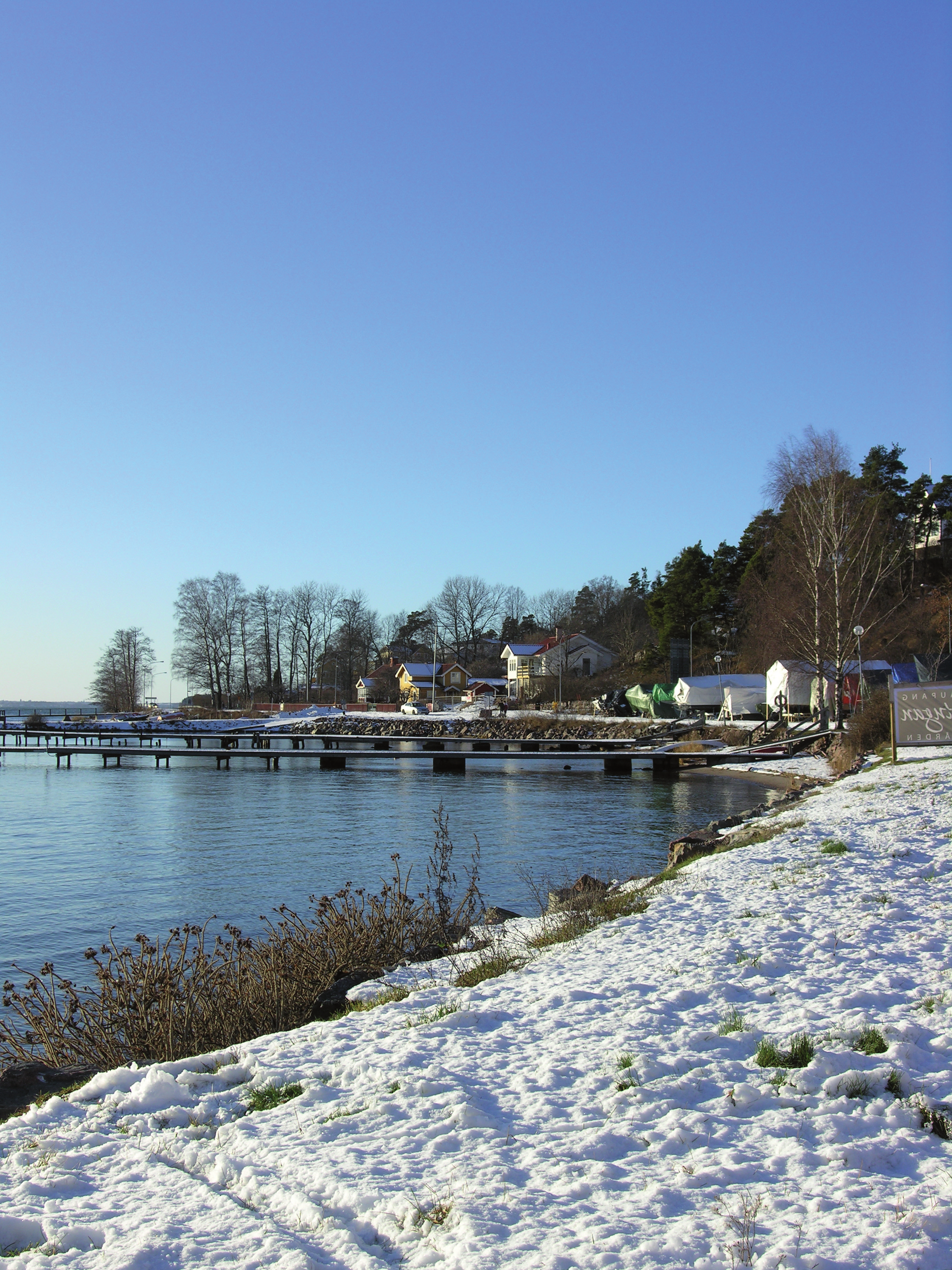 id Bråviken i andviken, Kolmården Efter en mycket varm december 7 blev vintern fortsatt varm, t o m rekordvarm i ostligaste verige intermånaderna var blåsiga