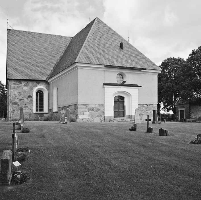 Fig. 57. Films kyrka utvidgades 1767 med en stor korsarm på sydsidan, Österbykyrkan, för bruksfolket i Österby.