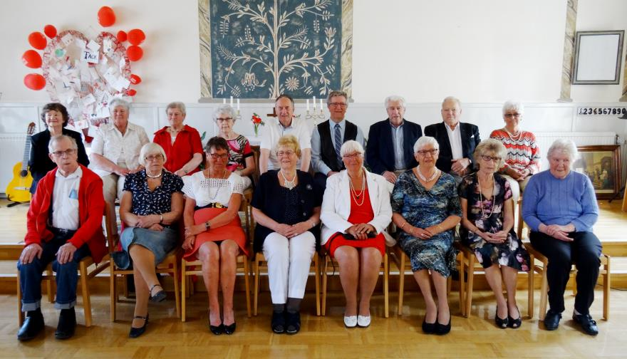 Sommarblommor Har du vackra blommor i din trädgård som du vill dela med dig av och/eller gillar att arrangera blommor? Då vill vi gärna ha din hjälp att smycka våra kyrkor i sommar.