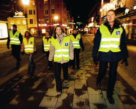 Vi ställer nu ännu tydligare krav på att de idrottsklubbar vi sponsrar står för nolltolerans mot alkohol och droger, nolltolerans mot mobbing och att både ledare och föräldrar är goda ledare och