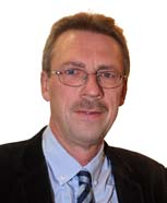 Norelius är uppfinnare och expert på strömningsmekanik och arbetade tidigare som teknisk konsult vid Bruun & Sörensen till 1983 samt vid Ångpanneföreningen fram till 1995, då ECOMB startade sin