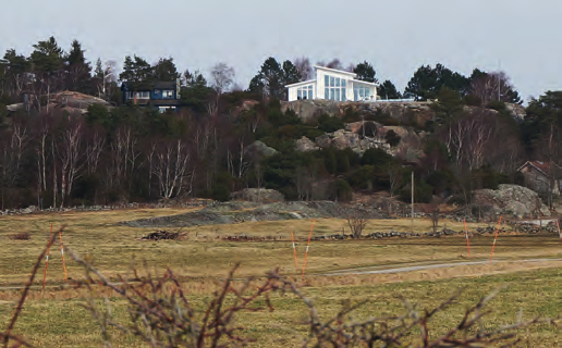 I planområdets återfinns lämningarna efter äldre jordburk, såsom stengärdesgårdar och en äldre bruksväg.