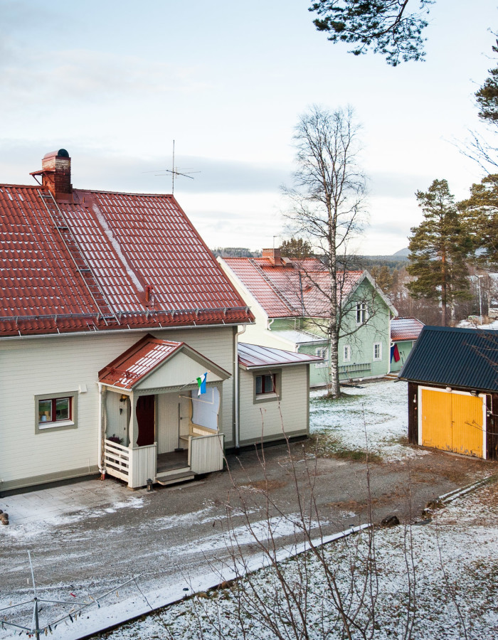 Välkommen till Vackert äldre hus i två plan plus