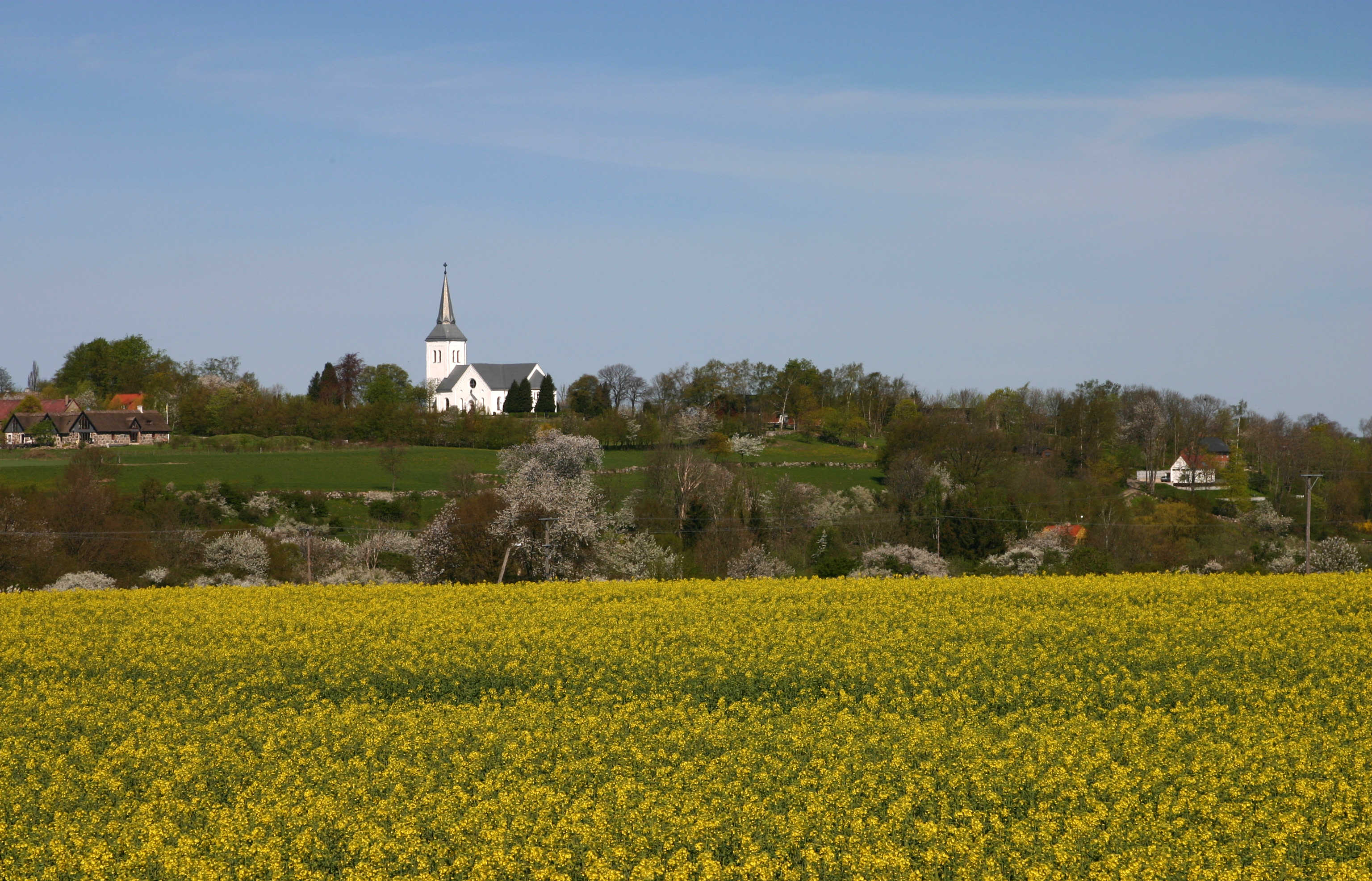 I Färgelanda finns många kyrkor väl värda ett besök. Foto, Shutterstock Kyrkor Färgelanda kyrka Färgelanda kyrka är byggd 1870.