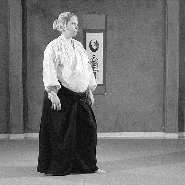 Hanmi I aikido kallas utgångspositionen hanmi.