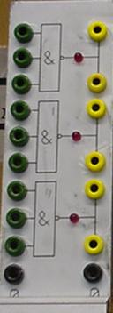 3-ingångars NAND Modulen innehåller tre 3-ingångars NAND-grindar med lysdiodindikering av utgångarnas logiknivå.