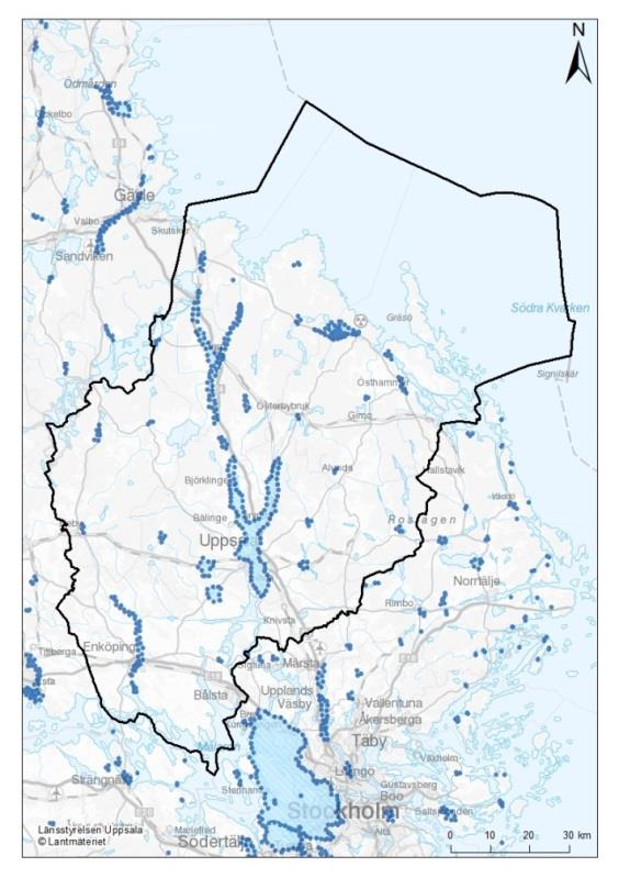 Inom slättområdena och i sprickdalarna är den vanligaste jordarten lera. Lerskikten kan vara mycket mäktiga, i Uppsala tätort ibland mer än 100 m.