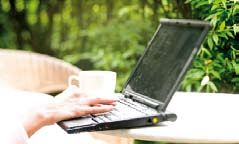 en bra plats - www.enbraplats.se Anhörigstöd 24 timmar om dygnet Ett internetbaserat anhörigstöd som är öppet dygnet runt.