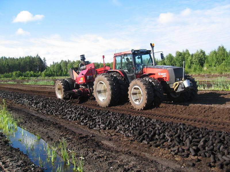 Teknisk beskrivning och beskrivning av efterbehandlingsåtgärder 5(13) Torvproduktion Torvproduktionen pågår under tiden april-september med den huvudsakliga verksamheten förlagd till tiden