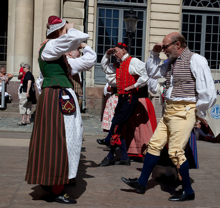 Hej alla Söderringare! Ännu återstår en dryg månad av vårens dansövningar och den närmaste tiden blir intensiv.