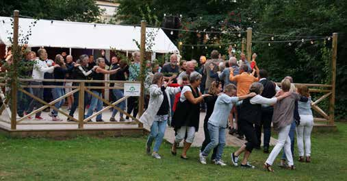 För underhållningen stod Party Polarna som med sitt proffsiga uppträdande och underhållande musik blivit mycket populära, inte minst i Vejbystrand.