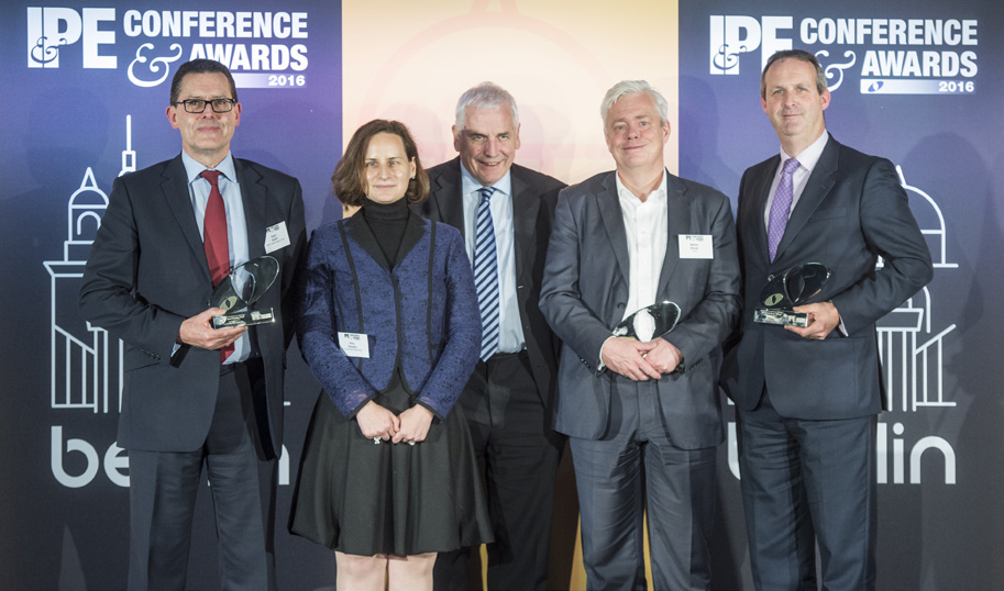 2 Invest Award the International Award on Investor Climate-Related Disclosures IPE European 2016 Awards 2016 Long-term Investment Strategy Motiveringen lyder bland annat: Demonstrates a real