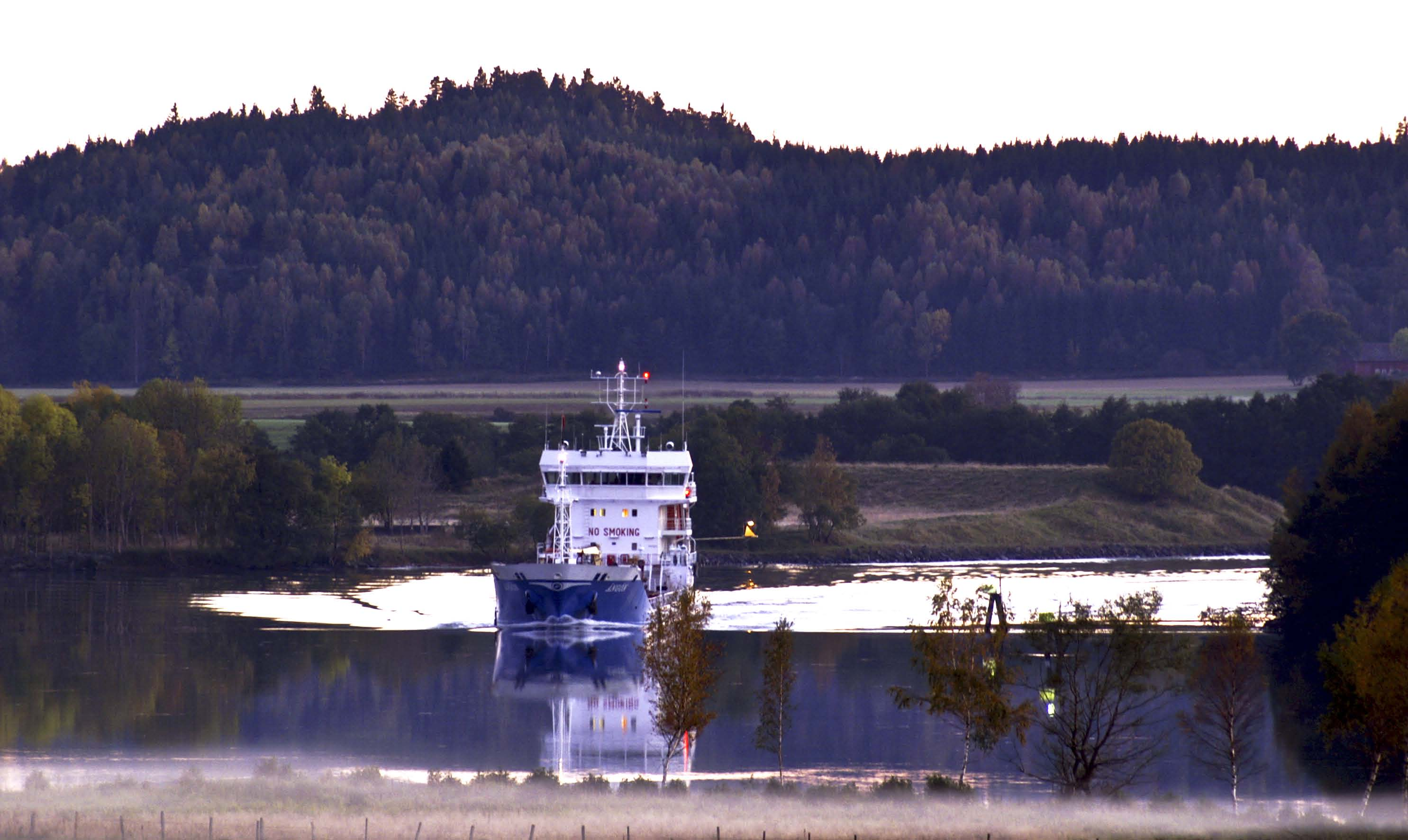 Transportpolitiska åtgärder EU:s regelverk om inre vattenvägar införs Regeringen har påbörjat arbetet med att införa EU:s regelverk om inre vattenvägar i svensk lagstiftning.