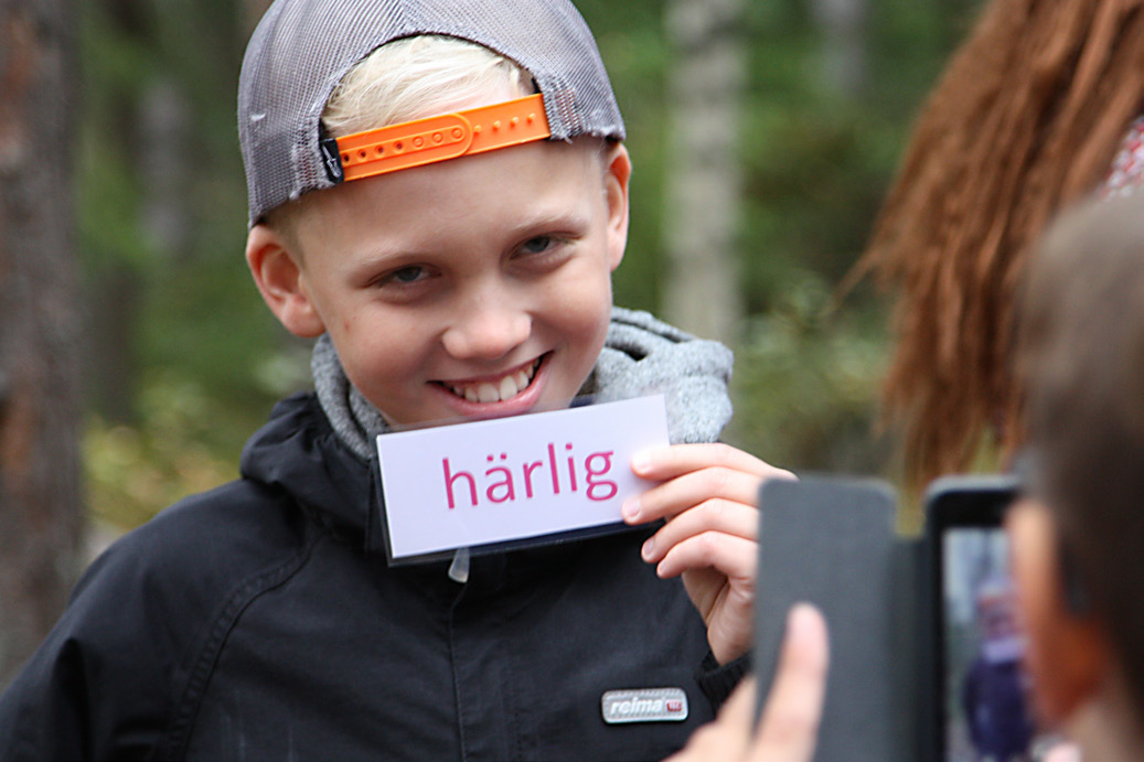 Verksamhetsberättelse 2016 9 Under hösten 2016 introducerade Svenska nu ett nytt program riktat till årskurs 6. NATURligtvis - ute på svenska är en skoldag där eleverna lär sig svenska utomhus.