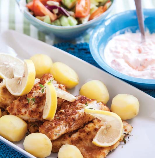 PANERAD FISK MED MOROTSTZATZIKI OCH KOKT POTATIS RECEPT 2 Ca 0 min Fisk Ca 600 gram torskfilé 2 ägg dl ströbröd* ½ dl vetemjöl* tsk salt krm svartpeppar* Olivolja och smör* Morotstzatziki 200 gram