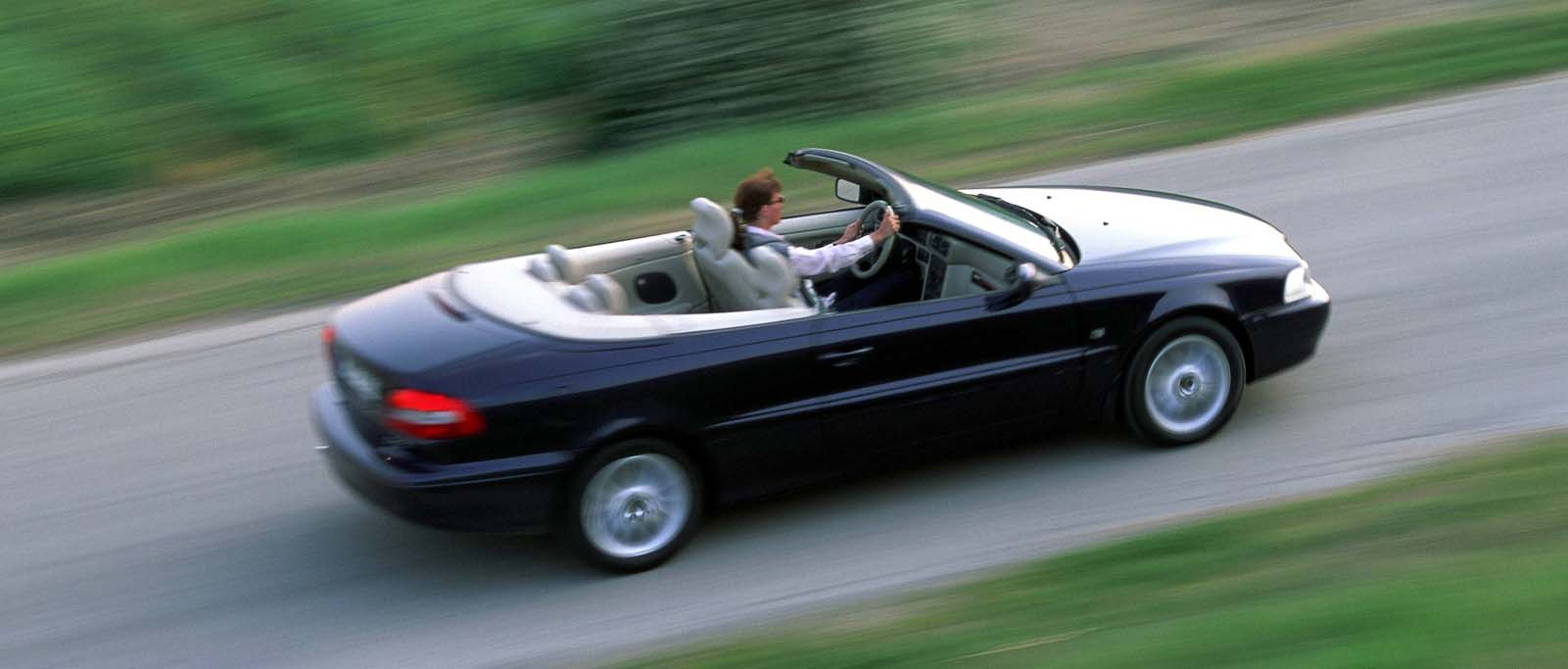 VOLVO C70 2000 2000 Coupé Elmanövrerade yttre backspeglar, Dynamic chassi (coupé), elektriska fönsterhissar, fjärrstyrt centrallås, färganpassade backspeglar, dörrhandtag och stötfångare, alu-fälgar