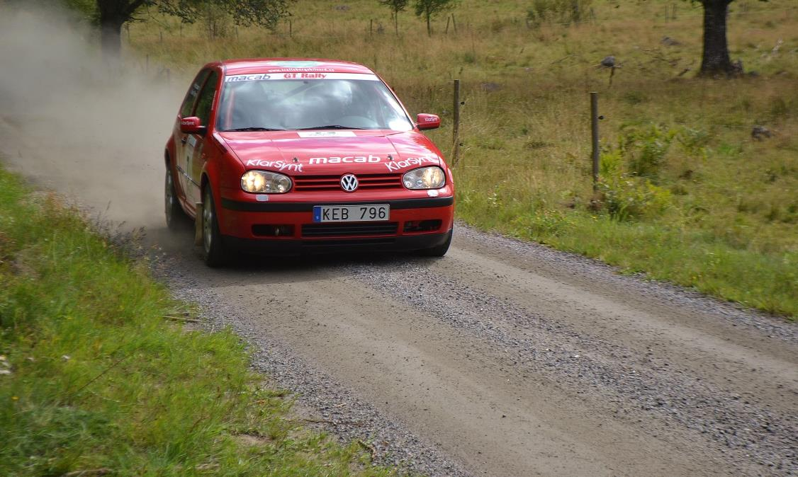 Det fanns inga presenningar eller staketstolpar i vägen för Bergman eller Ottosson på SS2. Ottosson knep sin första sträckseger för dagen och tvålade till Bergman med nästan åtta sekunder!