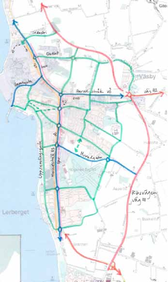 Gatunät Diskussionen om gång-, cykel- och busstrafikens utvecklingsmöjligheter pekar på en motsättning mellan biltrafiken längs väg 111 och de övriga trafikslagen.