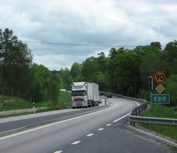 storp ntorp Tågtrafik Parallellt med E 20 och Säveån går Västra Stambanan på dubbelspår centralt genom dalgången mellan Alingsås och Vårgårda.