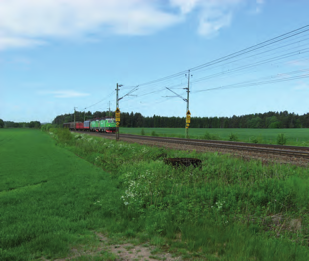 Trafi ken med persontåg är fördelad med 42 tåg i regional/intercity trafi k, 32 tåg i snabbtågstrafi k och sex tåg i nattågstrafi k. Regional-/Intercitytågen stannar i Alingsås och Vårgårda.