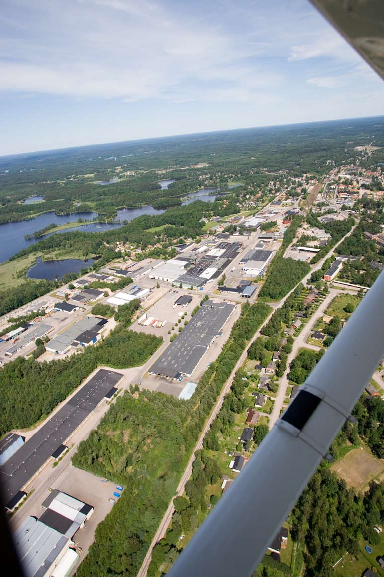 Helhetssyn på miljön MILJÖ Miljöansvar är alla NIBE-anställdas angelägenhet. De anställda engageras i miljöansvaret genom utbildning och information om de krav och målsättningar koncernen har.