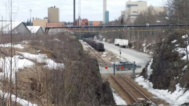 Figur 2.5:3 Tunadalsspåret vid grindarna till Tunadalshamnen. 2.5.2.1 Plan och profil Uppgifter om plan och profil för Tunadalsspåret finns att tillgå för en ca 6,5 km lång sträcka från Tunadal och norrut till Maland i höjd med Valmet.