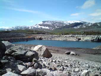 Beroende på om det är högt eller lågt vattenstånd förändras områdets karaktär och landskapsbild. Vattennivån kan mellan hög- och lågvatten variera mellan 423-453 m.ö.h, dvs. med 30 meter.