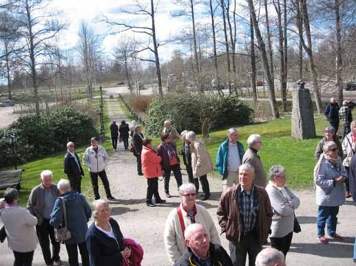 Agenten tog emot på sitt eget museum i Nybro och berättade om allt han samlat på sig. Man blev imponerad!