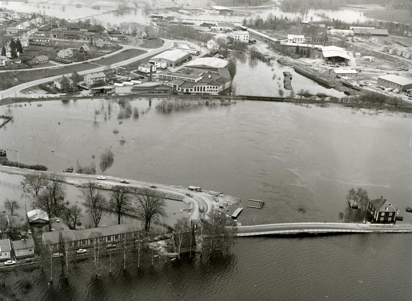 2. Betydande översvämningsrisk i Lindesberg I steg 1 i översvämningsförordningen identifierades Lindesberg som ett av landets 18 områden med betydande översvämningsrisk (MSB, 2011).