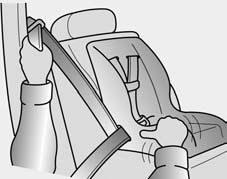 Säten och säkerhet C030102AUN Montering av framåtvänd bilstol med bilens 3-punktsbälte Montera barnstolar i baksätet så här: 1. Placera stolen på sätet. 2.