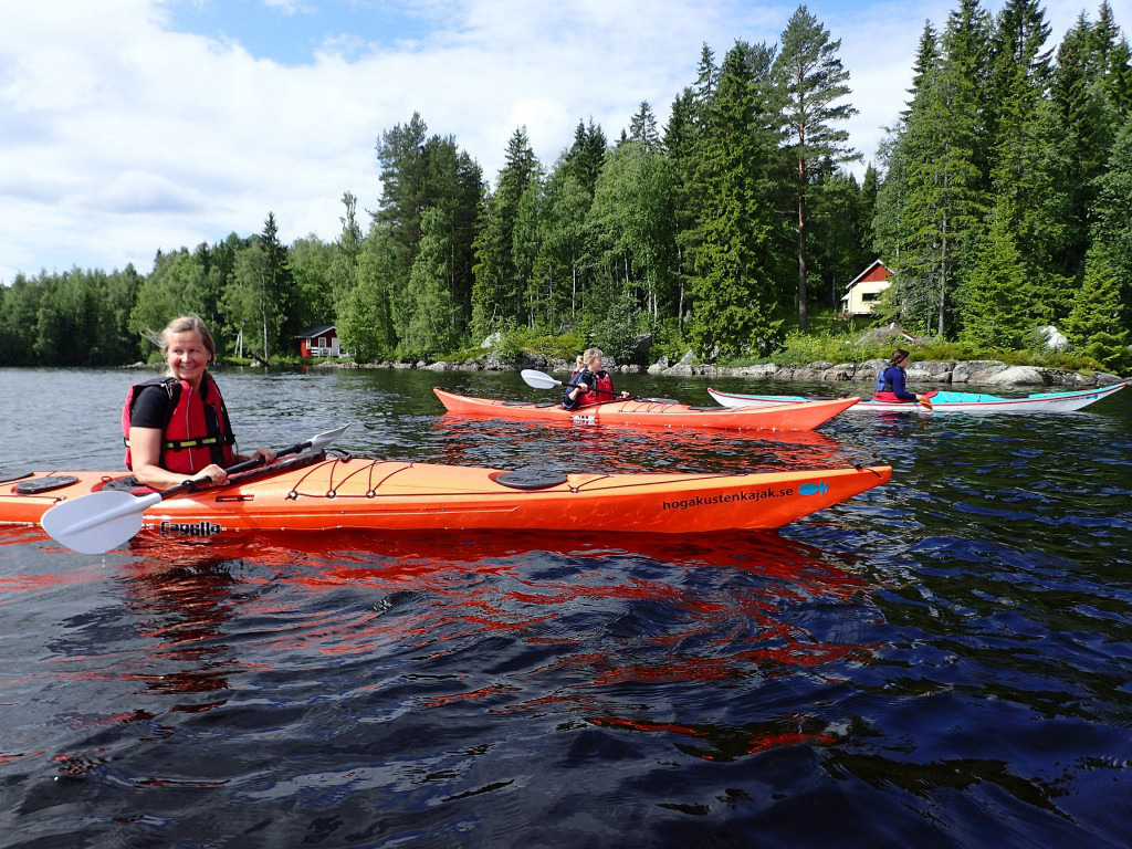 VILL DU HYRA KAJAK? Detta sker genom High Coast Experience. Medlem i Friluftsfrämjandet: 150 kr/kajak. Ej medlem: 300 kr/kajak. Information: Lars Blad via mail till: paddla@hogakustenkajak.