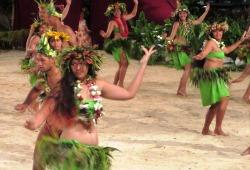 _ Huahine S 16 43 W 151 02 2016-07-25 Franska Polynesien Huahine är en rätt avslappnad ö, dvs här är inte mycket turister.