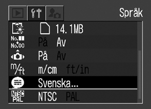 Förbereda kameran Ange språk Använd den här funktionen om du vill ställa in vilket språk som ska användas på LCD-skärmen. 1 Sätt på kameran (s. 30).