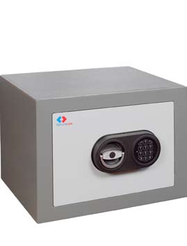 Each size has the option of either key locking or user-friendly electronic locking.