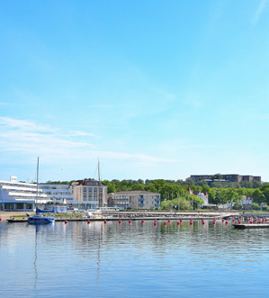 Det enda som återstår är anläggning av trädgårdarna, detta beräknas ske först i höst p.g.a nu rådande bevattningsförbud. Detta hus har ett av de absolut bästa lägena i föreningen.