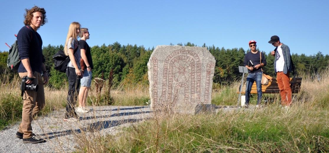 Bro 206:1. Kvarn. Lämningar efter Norrboda kvarn som flyttades hit någon gång före 1859. Bro 138:1. Hällristningar/älvkvarnar Bro 268:1. Bytomt/gårdstomt. Kvista gamla tomt, bebyggd.