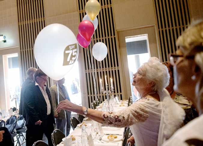 75 år i seniorernas tjänst SPF Seniorerna fyllde 75 år som förbund under 2014 och det firades bland annat med en inbjudande jubileumsbok och en ny jubileumspin.