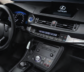 LEXUS MEDIA DISPLAY Som standard har CT 200h Lexus Media Display, vilken har en 7 -skärm som sköts via en ratt på mittkonsolen.