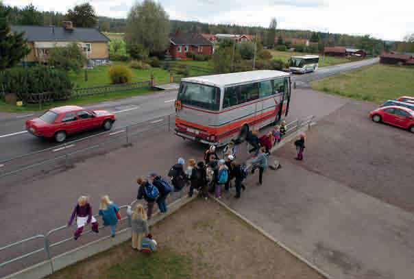 BARNKONSEKVENSANALYS OCH SKOLSKJUTS 2. Barnkonsekvensanalys och skolskjuts Enligt den nationella strategin för genomförandet av FN:s konvention om barnets rättigheter (Skr.