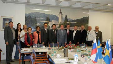 PREDSEDNIK IMA BESEDO Spoštovani člani zveze, pred nami je tudi čas počitka in dopustov.
