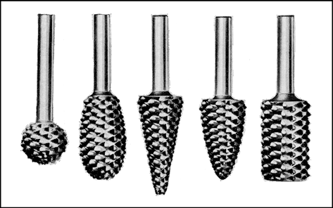 3.3.5 Roterande raspar och filar Roterande raspar och filar är mindre verktyg med olika profiler och former. Filarna kan inte avverka lika mycket som rasparna utan används mer till finare bearbetning.
