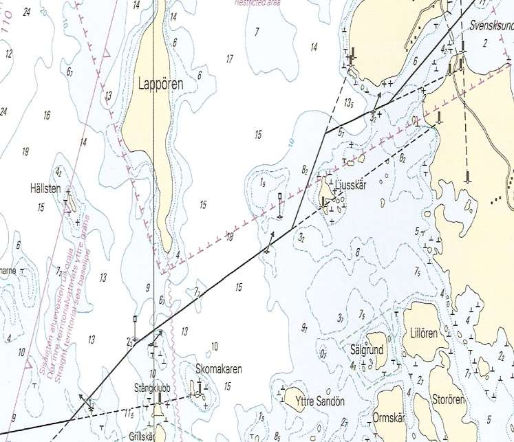 Uppgift 7. Du kör längs 3,0 m farleden mot nordost och bestämmer dig för att kontrollera huvudkompassens deviation. a) Du kör exakt i linjen Ljusskär Skogböle och huvudkompassen visar 052.