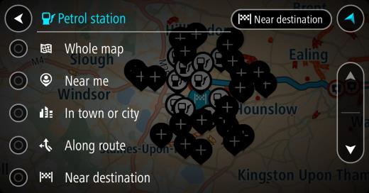 Du kan ändra skärmen så att en lista över bensinstationer visas när du trycker på den här knappen: Du kan välja en