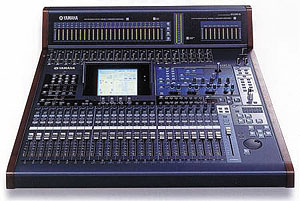 Bild 12 Ovan ses mixerbordet Yamaha 02R96. Källa: http://images4.thomann.de/pics/prod/155721.jpg Mikrofonen som användes vid inspelningen i Studio B är en så kallad Neumann TLM 103.