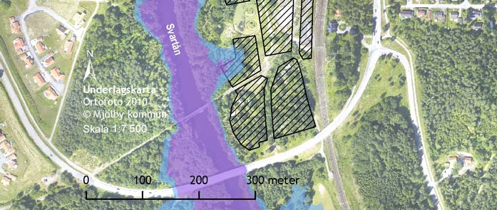 Förhöjda metallhalter förekommer framförallt i ytlig fyllning och halten minskar i djupare jordlager. Föroreningsförekomsterna är inte avgränsade.