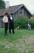 Gårdarna är öppna från 1 maj-30 september, men byn har gott om strövande besökare under resten av året.