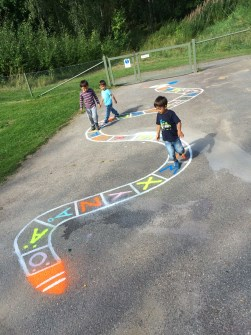 Pedagogisk miljö Vi har observerat att inomhusmiljön har blivit lugnare